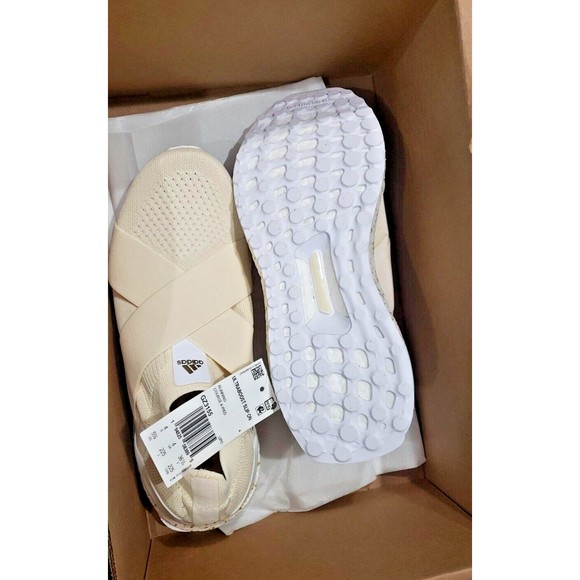 Adidas Women's Ultraboost 5.0 DNA Running Shoe Size 5.5 - Wonder White/Gold - Picture 5 of 9